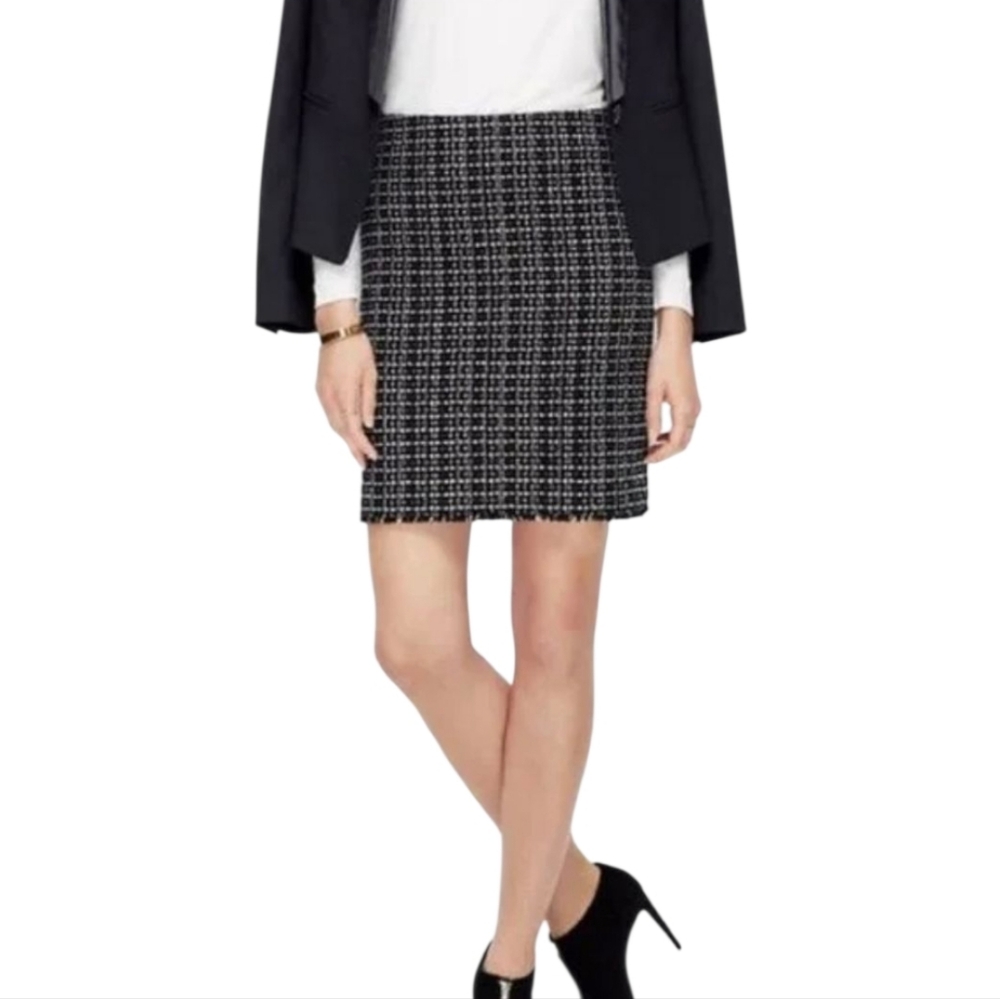 Ann Taylor Black and White Tweed Pull On Stretch Pencil Skirt Size Large